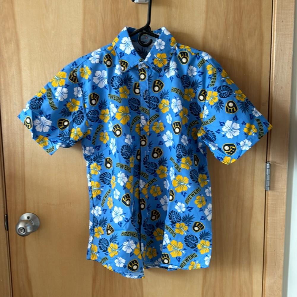 Milwaukee Brewers Hawaiian Aloha Shirt / Limited Edition print, size Medium
